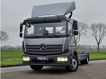 Транспортер на контејнер/ Камион со променливо тело MERCEDES-BENZ Atego 1227