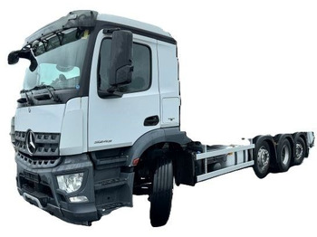 Камион со кабинска шасија MERCEDES-BENZ Arocs 3243