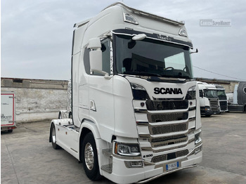 Камион влекач SCANIA S 500