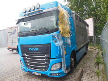 Камион за добиток DAF XF 106 460