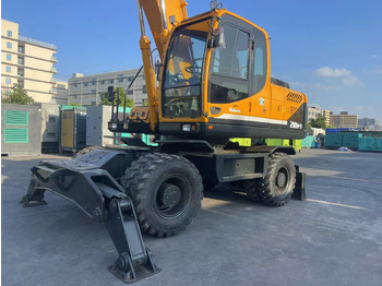 Багер на тркала HYUNDAI R210