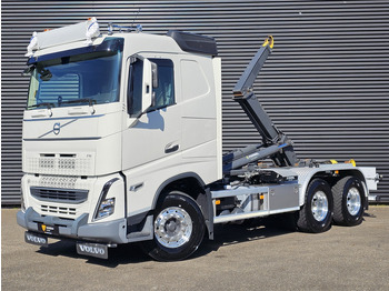 Камион со кука за подигање VOLVO FH 460