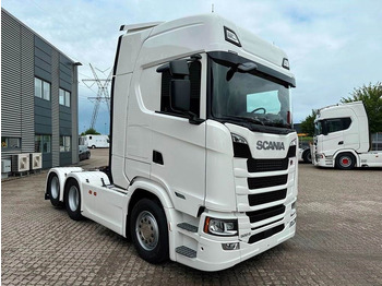 Камион влекач SCANIA S 500