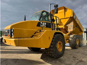 Мини истоварувач CATERPILLAR 740