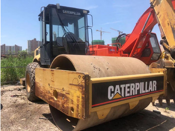 Компактор CATERPILLAR