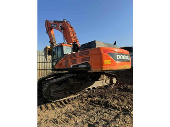 Багер гасеничар DOOSAN DX500