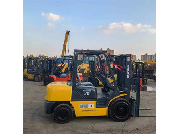 Дизел вилушкар Used Komatsu original Japan Forklift 3 ton FD30 forklift good condition for sale in Shanghai yard: слика 4