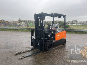 Електричен вилушкар DOOSAN