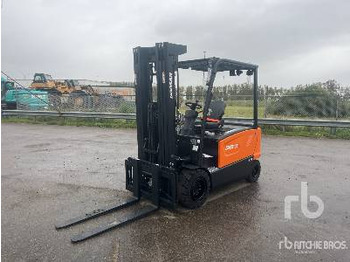 Електричен вилушкар DOOSAN