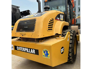 Компактор CATERPILLAR