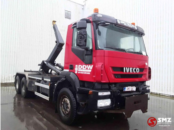 Транспортер на контејнер/ Камион со променливо тело IVECO Trakker