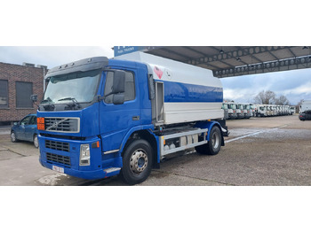 Камион цистерна VOLVO FM