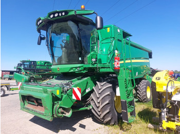 Комбајн JOHN DEERE T550