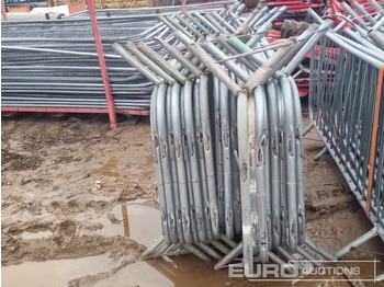 Градежна опрема Bundle of Metal Safety Barriers (2 of): слика 2