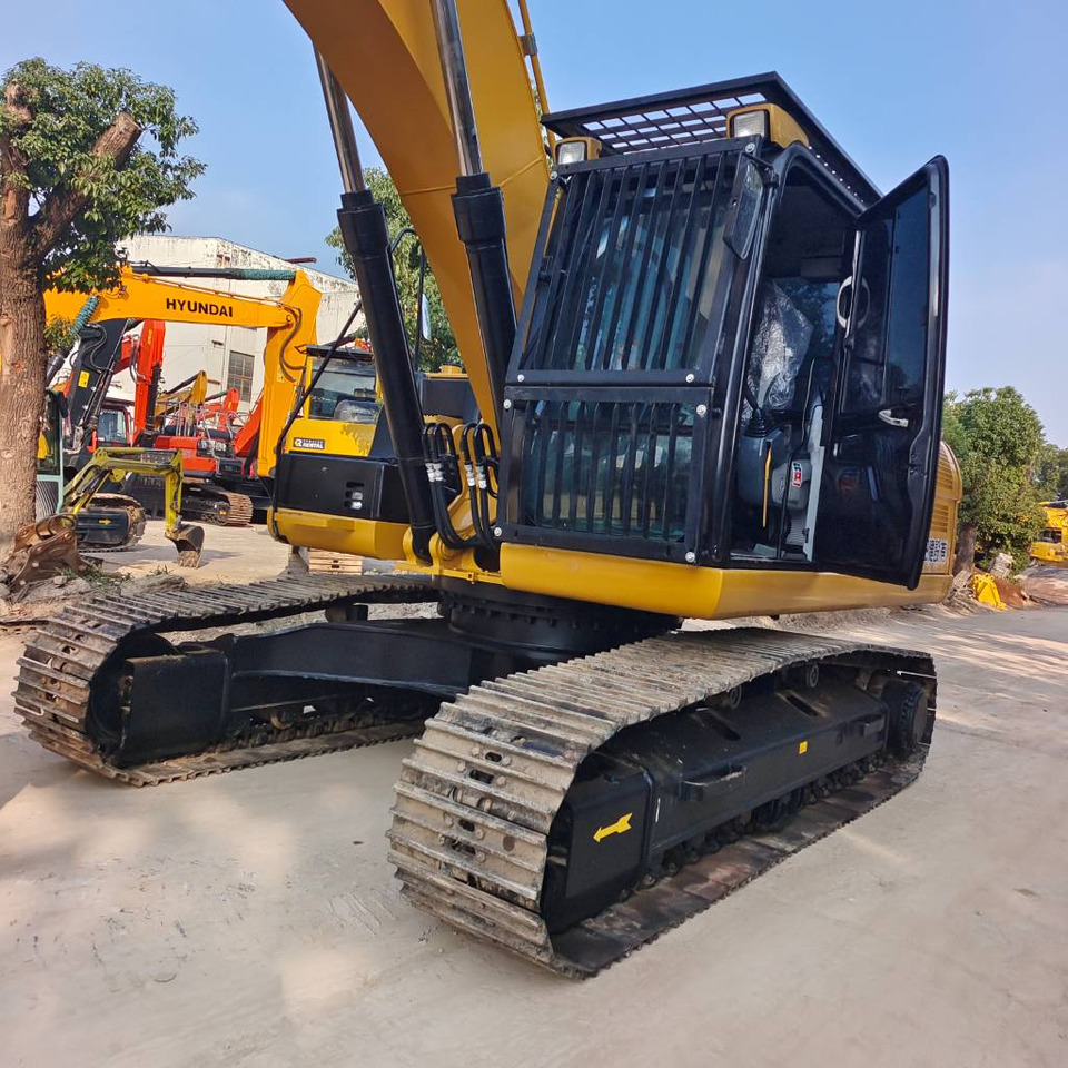 Багер гасеничар CAT 330D2L: слика 16