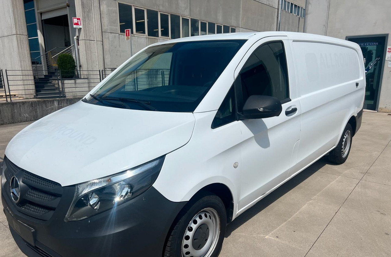 Товарно комбе Mercedes vito 111: слика 6