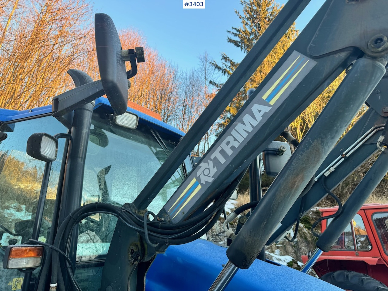 Трактор 2003 New Holland TS110 with Front Loader: слика 23