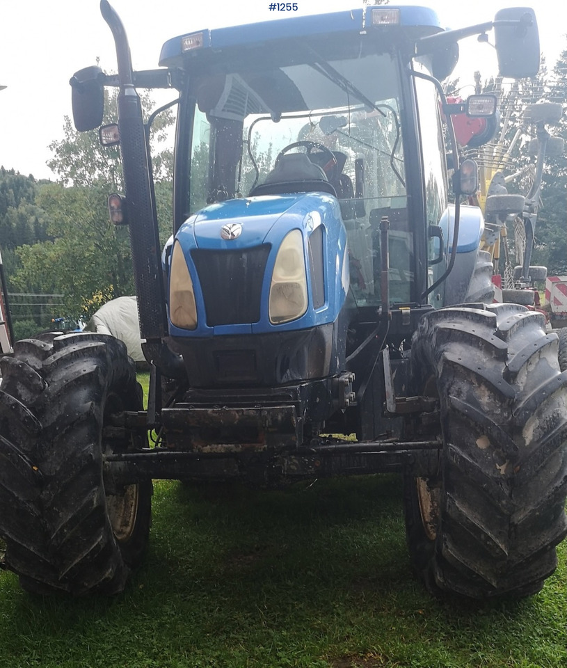 Трактор 2005 New Holland TS110A: слика 8