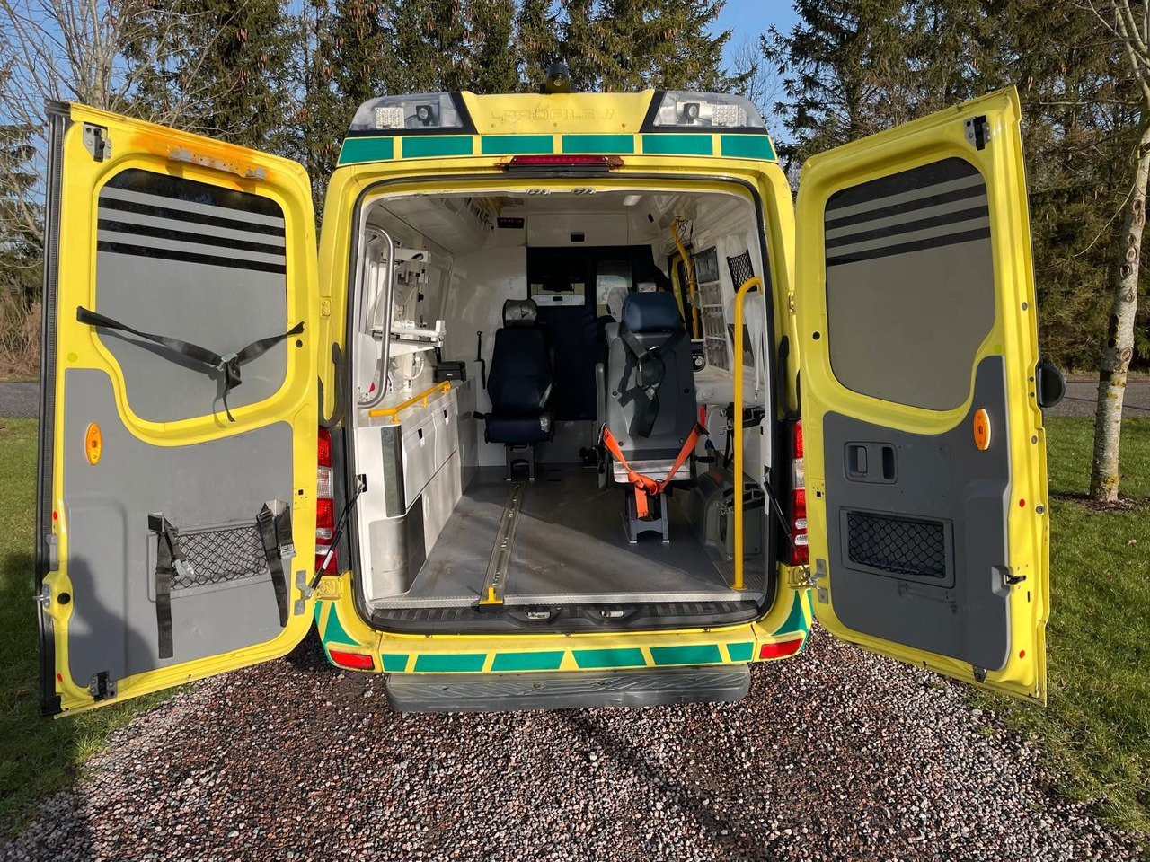 Амбулантно возило Mercedes-Benz Sprinter II Kasten 316 CDI Aut *Ambulance*: слика 17