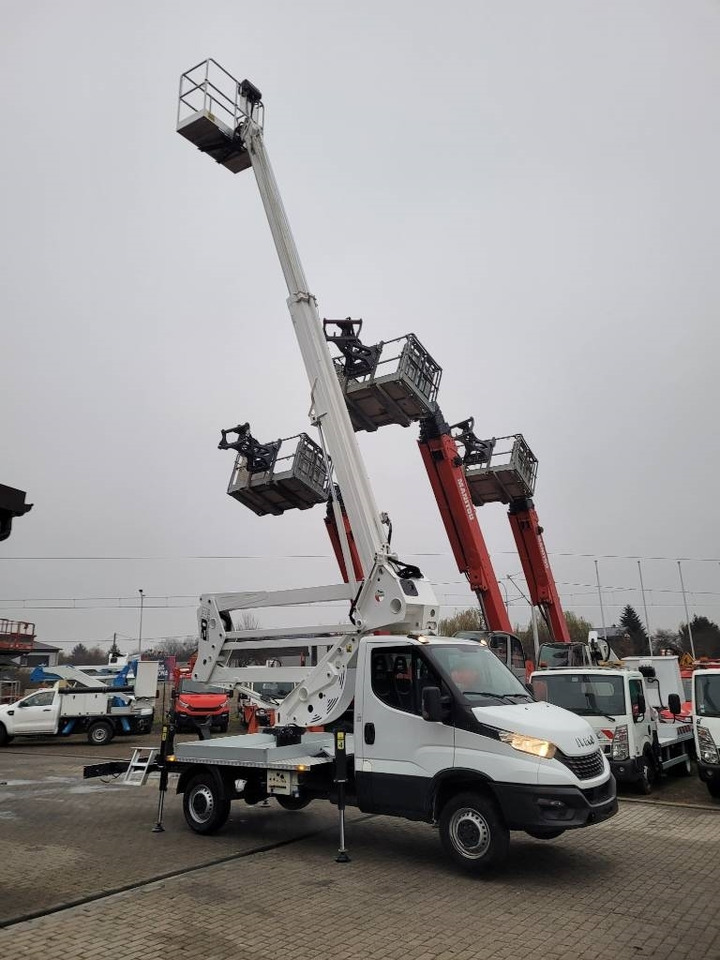 Камион со подигачка кошница Socage ForSte 20D SPEED - 20m Iveco 35S14 - bucket truck: слика 6