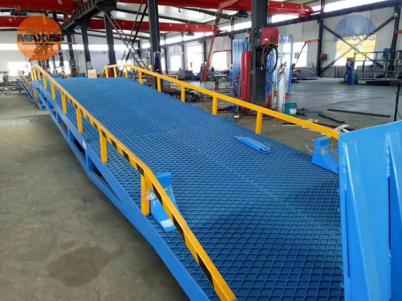 Нов Товарна рампа Maxus NEW mobile loading ramp with a capacity of 10 tons: слика 6