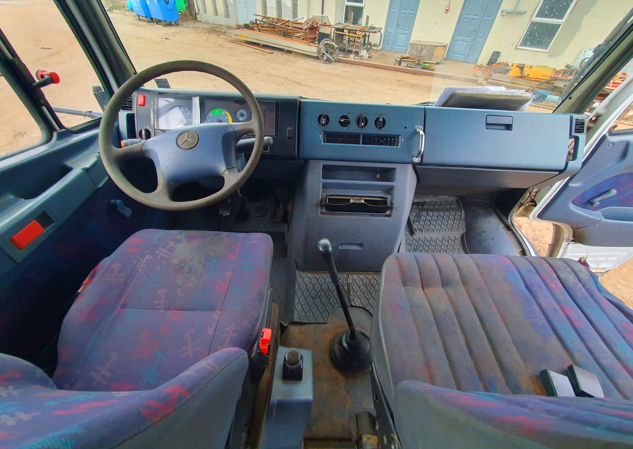 Камион со платформа MERCEDES-BENZ Vario 814D: слика 8