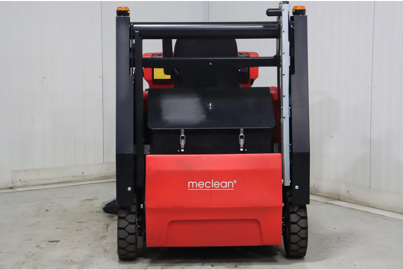 Нов Возило за метење Meclean Buster 1300TTE: слика 8