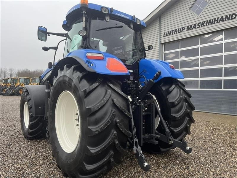 Трактор New Holland T7070 AutoCommand med Frontlift, FrontPTO & Frontl: слика 7