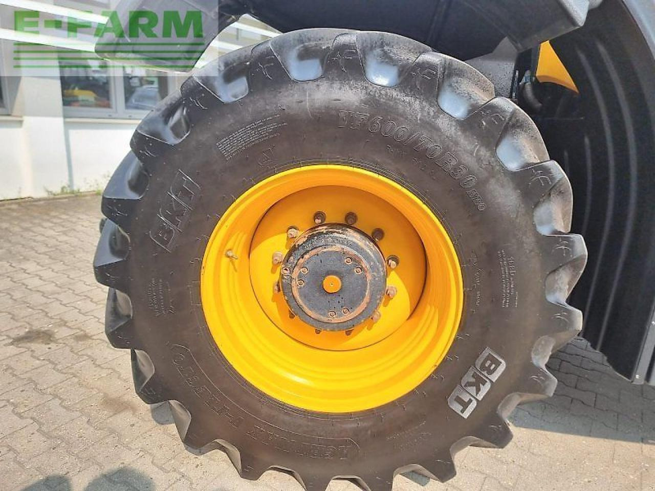 Трактор JCB fastrac 4220 70 kmh: слика 18