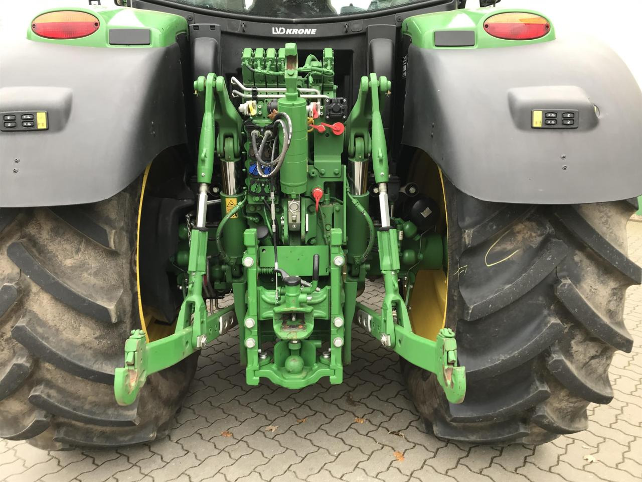 Трактор John Deere 6R 155: слика 6