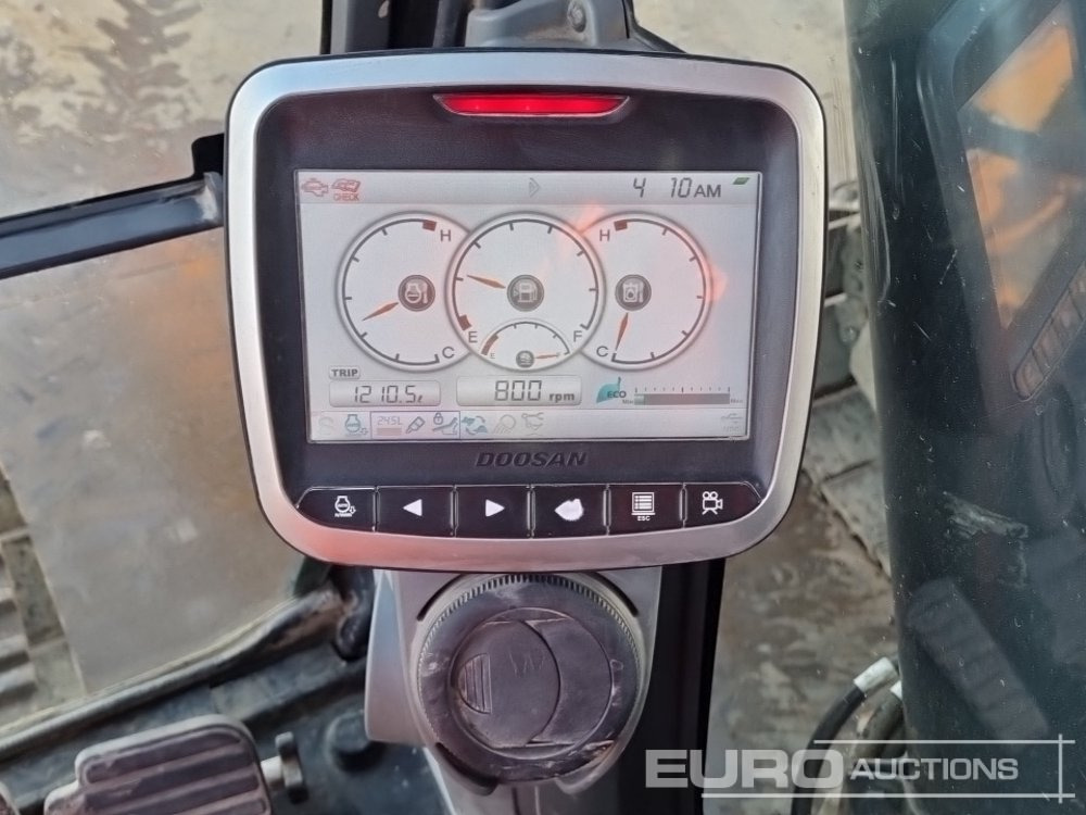 Багер гасеничар 2018 Doosan DX300LC-3: слика 40