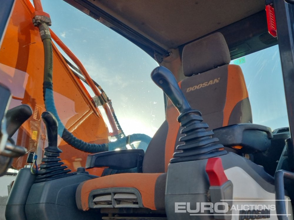 Багер гасеничар 2018 Doosan DX300LC-3: слика 37