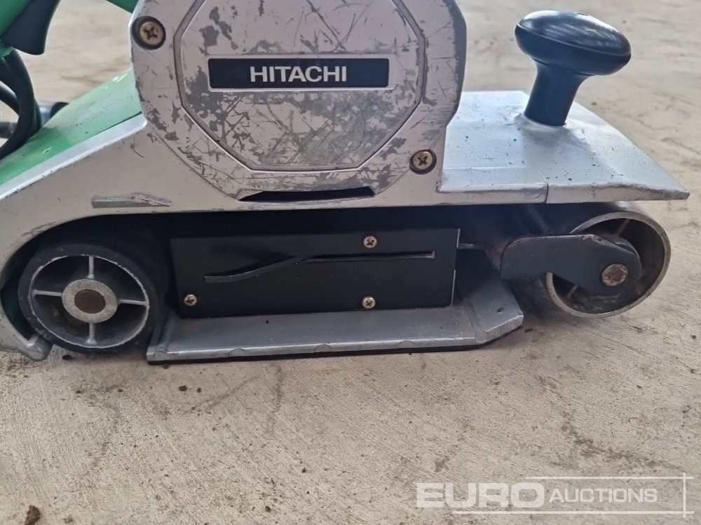 Градежна опрема Hitachi SB-10 240 Volt Belt Sander: слика 13