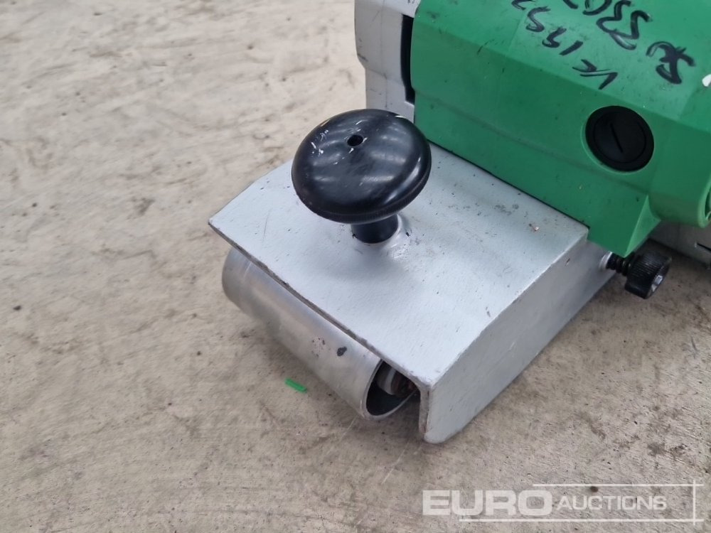 Градежна опрема Hitachi SB-10 240 Volt Belt Sander: слика 9