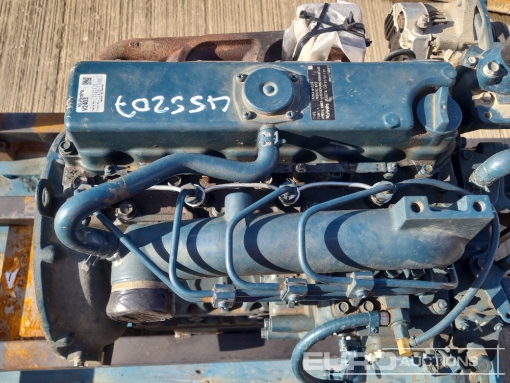 Мотор Kubota 4 Cylinder Engine: слика 12