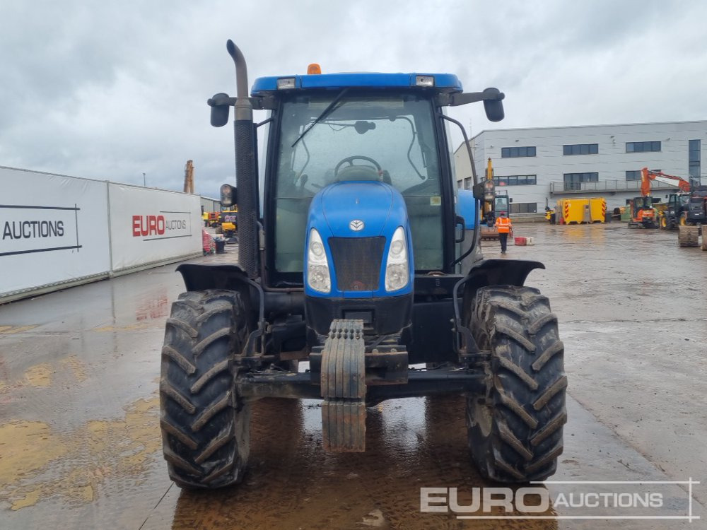 Трактор New Holland TS100A: слика 8