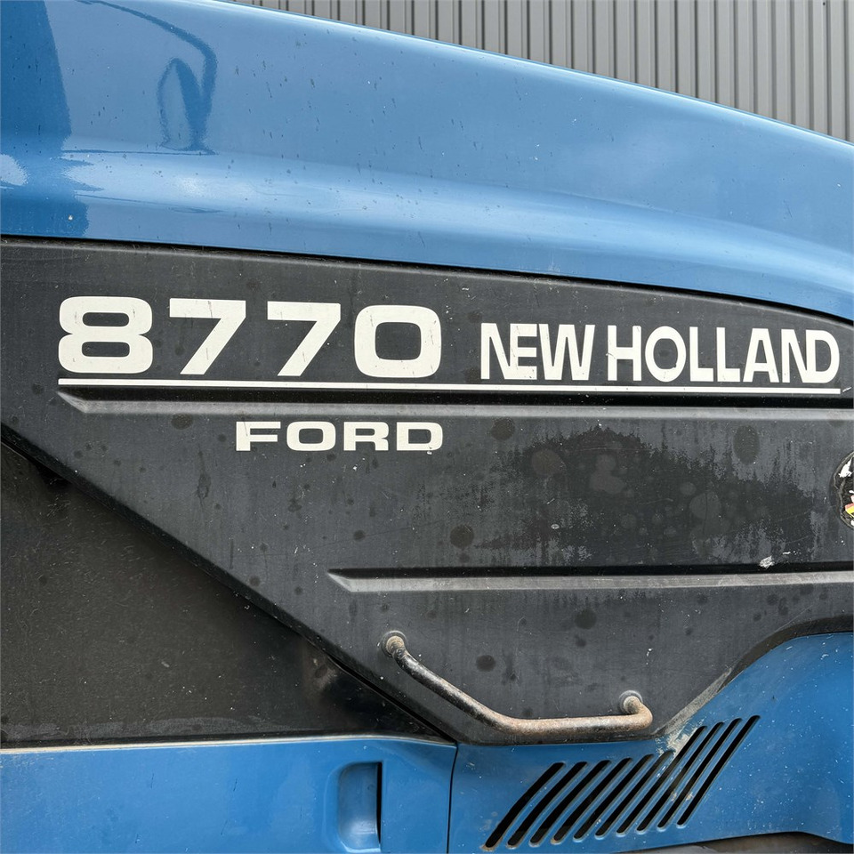 Трактор New Holland 8770: слика 23