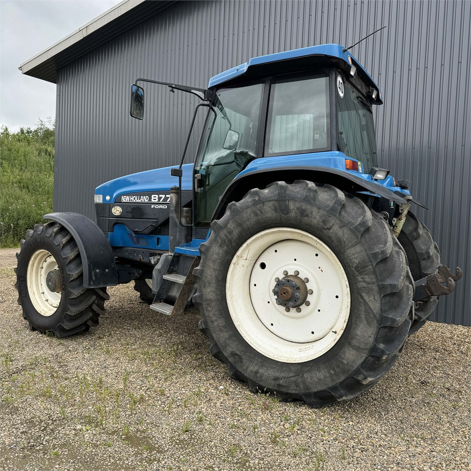 Трактор New Holland 8770: слика 8