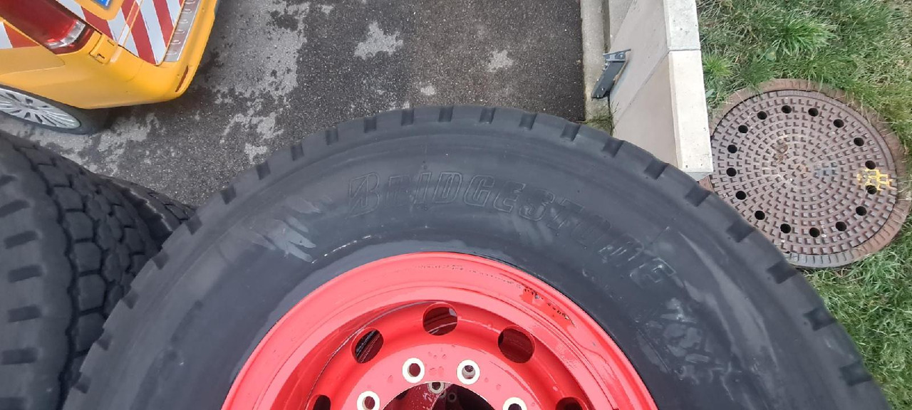 Мобилен кран Liebherr Zubehör = Kompletträder 8 x Bridgestone VHS 385/95 R25 (14.00 R25): слика 6